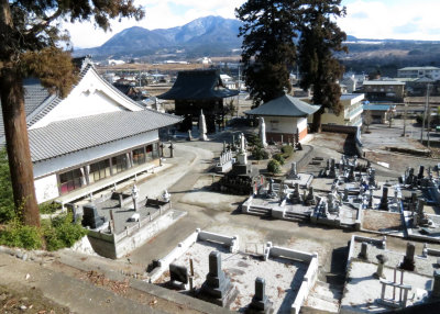 NIRASAKI TEMPLE JAPAN (7).JPG
