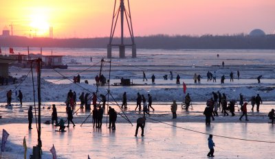 SONGHUA RIVER HARBIN CHINA - ACTIVITY ZONE! (49).JPG