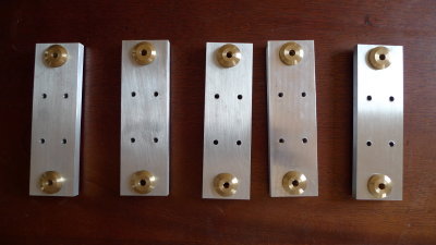 Adjustable feet.