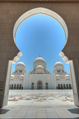 Grand Mosque-Abu Dhabi.jpg