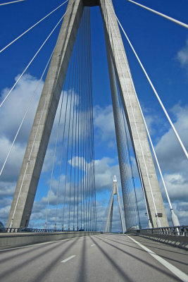 Een van de vele bruggen