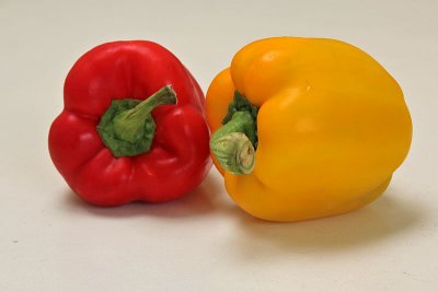 Gele en rode paprika