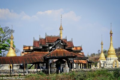 Burma (Shan State) - Monastery & Golden Stupas