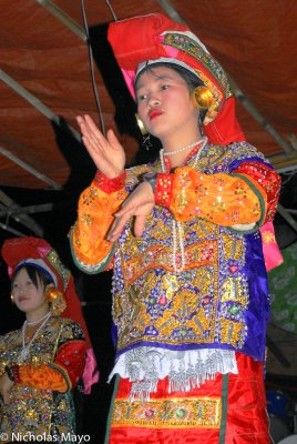 Burma (Shan State) - Golden Palaung Dancer