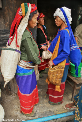 Burma (Shan State) - Golden Palaung Women With Bags