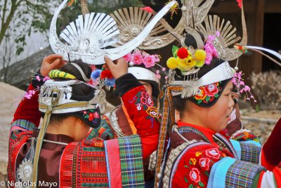 China (Guizhou) - Adjusting The Festival Headdress