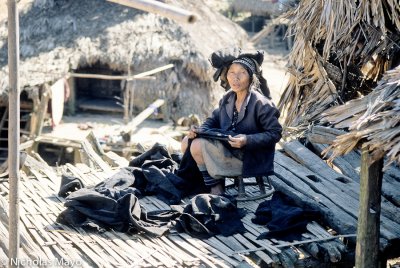 Laos (Luang Namtha) - On The Platform With the Black Cloth