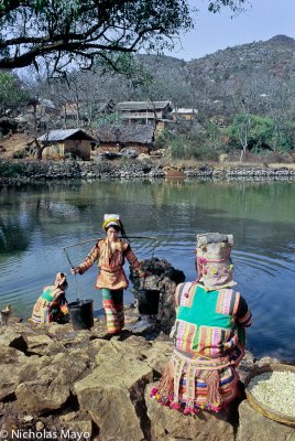 China (Yunnan) - At The Pond
