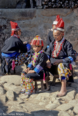 China (Yunnan) - Grandma & Grandchild