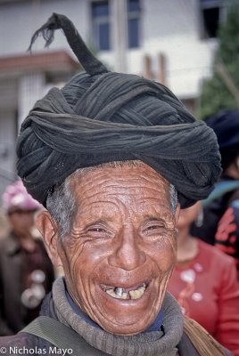 China (Sichuan) - Daliangshan Man With Ziti