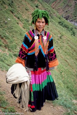 China (Sichuan) - Finely Dressed For Market Day