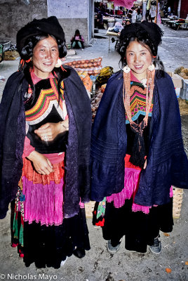 China (Sichuan) - Daliangshan Mother & Daughter