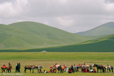 China (Sichuan) - Awaiting The Races