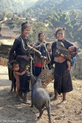 Burma (Shan State) - Snuffling