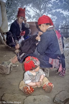 China (Yunnan) - Three Generations