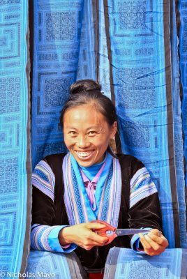 China (Yunnan) - Blue Batik Lady