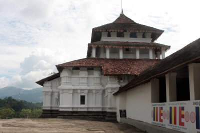 Hindu side of Lankatilaka Temple