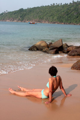 Ruth relaxes! Jungle beach, Unawatuna