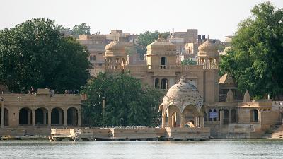 Gadi Sagar Tank and Temples