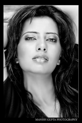 KARISHMA-13-BW.jpg