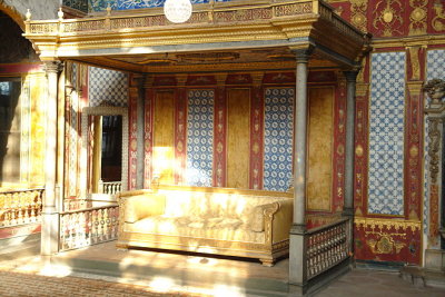 Sultans throne in harem