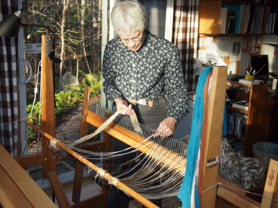 Placing warp in the raddle.