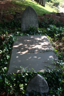 GraveInTheWashHouse3.JPG