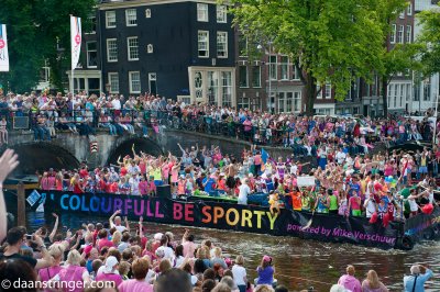 Canal Parade ~ Sport boat
