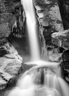 Kent Falls Ice Cave_8082.jpg