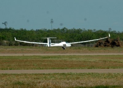 85gliders 027landing.jpg