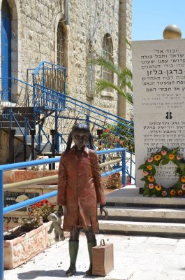 Statue Commemorating the Shoah