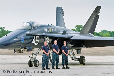 F-18-Hornet Ground-Crew_1.jpg