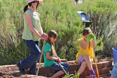 Kids in the Vegetable Garden Area (0164)