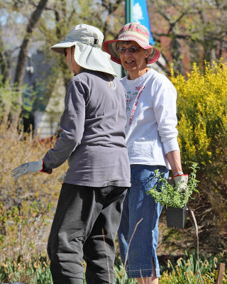 Laurie and Denise (0139)