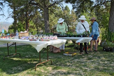 Customers at the Plant Sale (1938)
