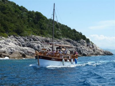 sister ship to the Eliphiti Islands