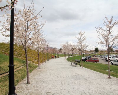 Walking-trail-around-state-.jpg