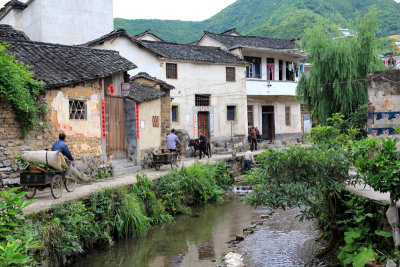 life-in-qinchuang-village.jpg