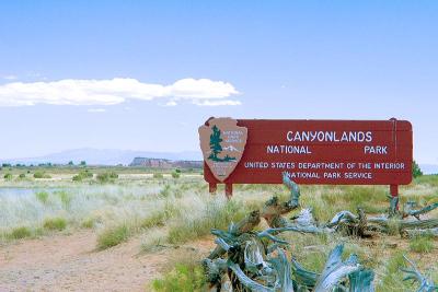 Into Canyonlands NP