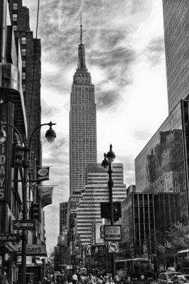 Empire State Building Blk n Wht