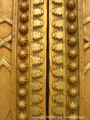 brass door, fes, maroc