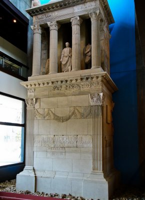 502-Tomb of Legionary Poblicius
