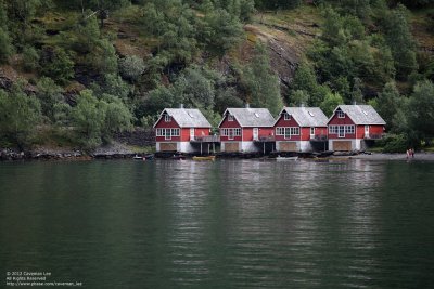 Lake side houses 