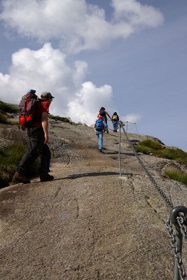 Climbing to Kjeragbolten