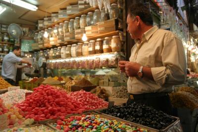 candy sales damascus syria.jpg