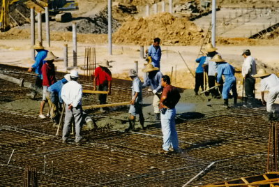 Jan 1998 Construction site - Tony Lim in action