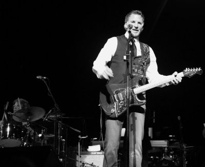 Tom Brechtlein on drums & Kenny Loggins ~ 