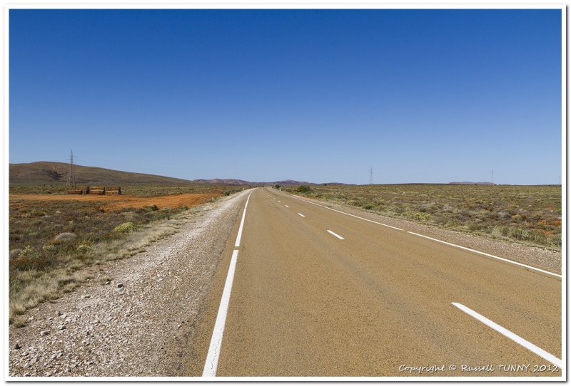 Road to Flinders Ranges