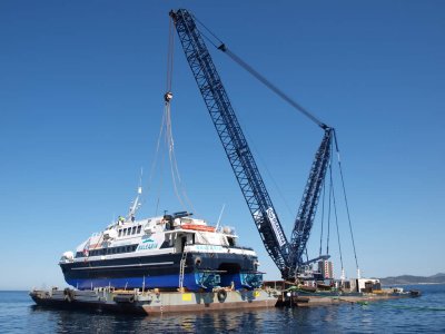 Recovery by Usabiaga - Safely on the Barge