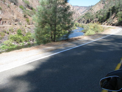 06 Hwy 140 EB between Mariposa and Yosemite.JPG